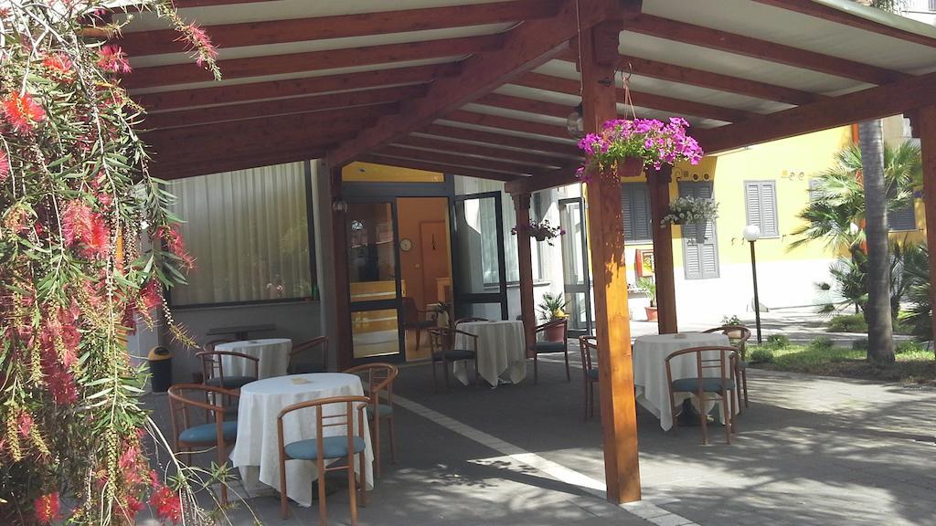 Oasi Park Hotel Mascali Eksteriør billede